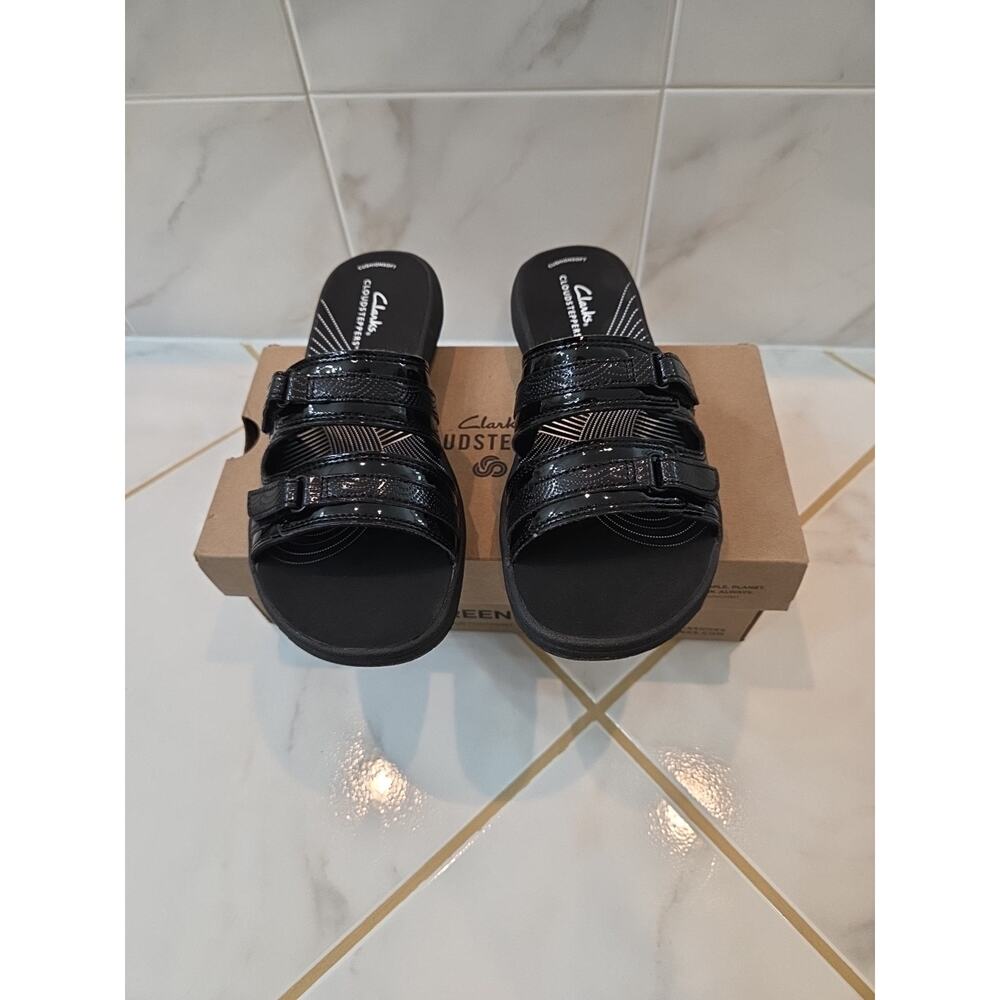 Clarks Breezey Eve Black 2-Strap Sandal Women's sizes US 7.0